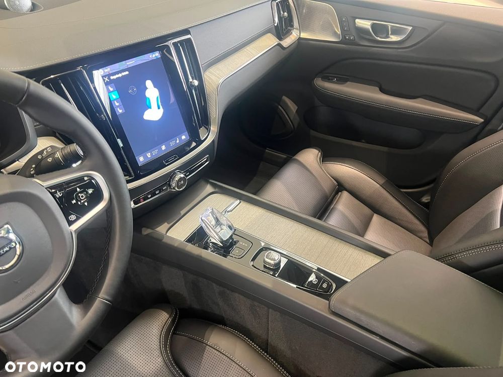 Volvo V60 B4 B Ultimate Dark - 28