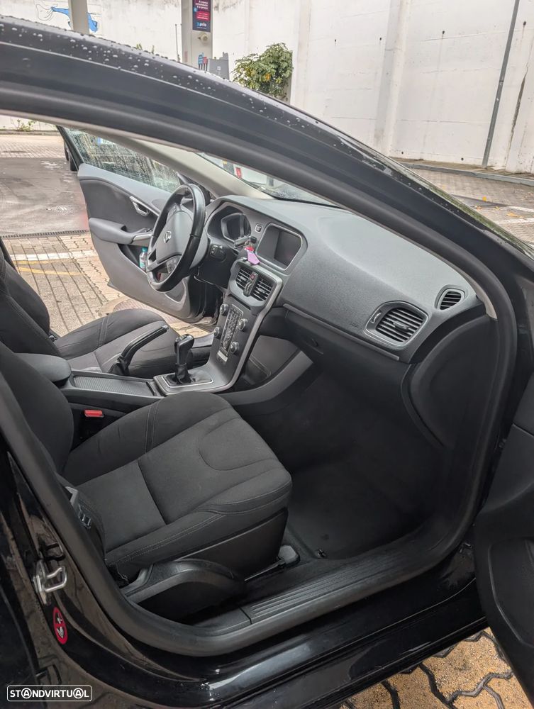 Volvo V40 2.0 D2 Momentum - 6