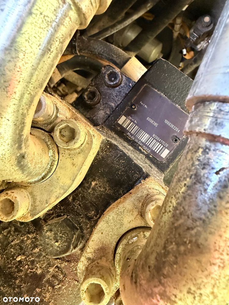 Wacker Neuson DW90 Wozidło 4x4 OBROTOWE.  9 ton ładowność z Pełną kabiną.  1799 mtg 2022 rok. Jak nowe z salonu PERKINS turbo silnik 4cylindry! Pochodzi z Norweskiego Gospodarstwa Ziemniaczanego! Pełne sterowanie dżojstik REWERS HYDROSTATIC. Ogrzewana wentylowana Kabina Opony zero zużycia. Aktualna DEKRA. Kamery wysokiej jakośći! Zero luzów i wycieków. Szybka wolna jazda. Wielka Okazja. Oświetlenie pełne Fabryczne. Hak. Podzespoły dosłownie Nowe! Lokalizacja NOWY SĄCZA - 27