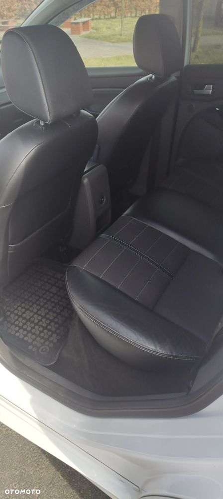 Ford Kuga 2.0 TDCi 4x4 Individual - 13