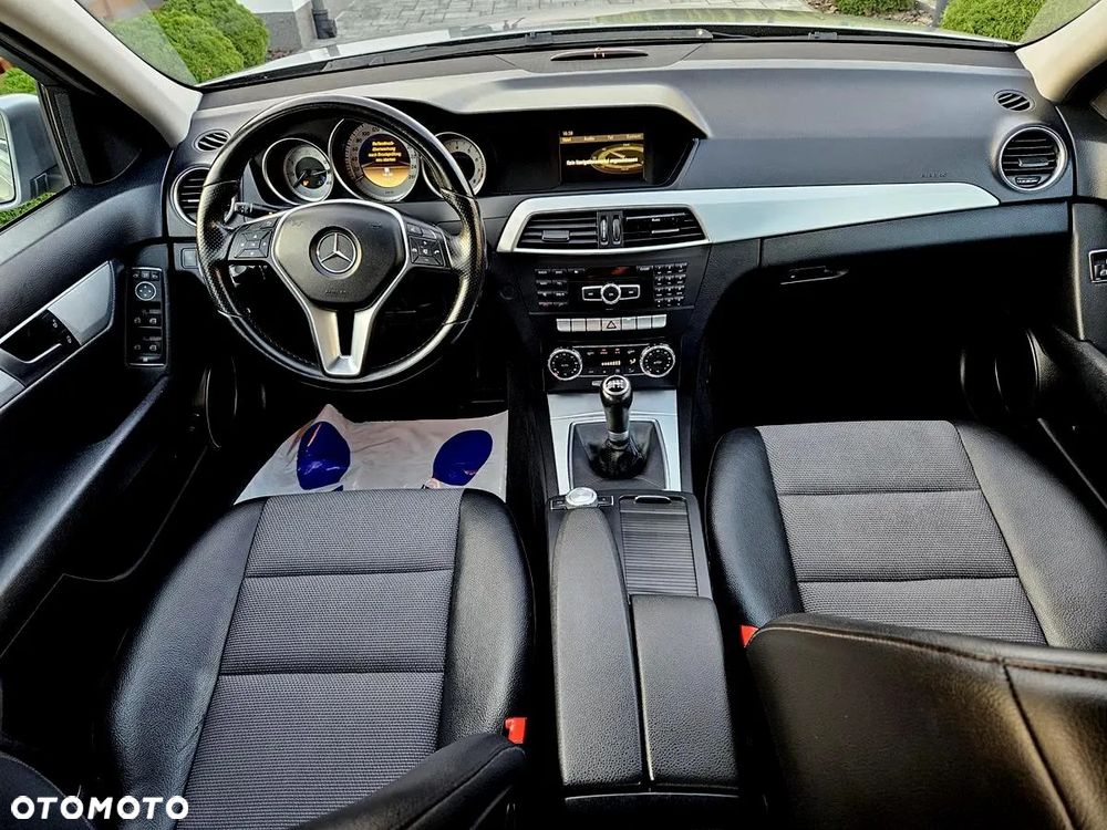 Mercedes-Benz Klasa C 180 BlueEFFICIENCY Avantgarde - 17