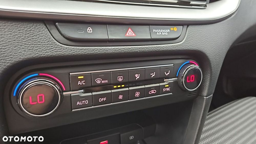 Kia Ceed 1.5 T-GDI M - 20