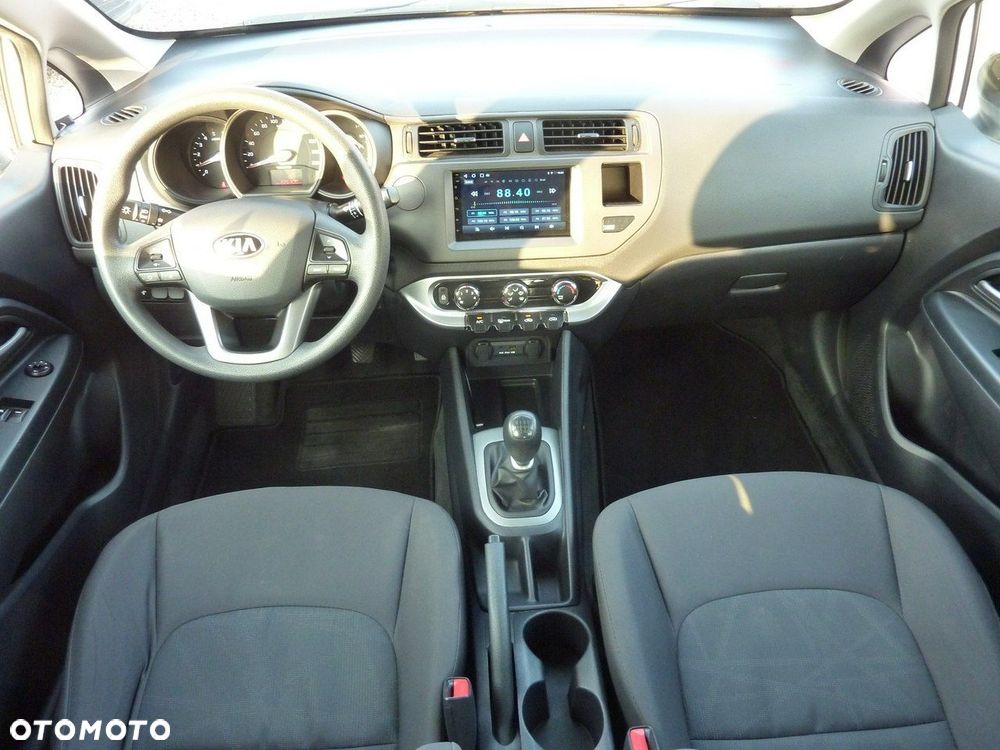 Kia Rio - 19