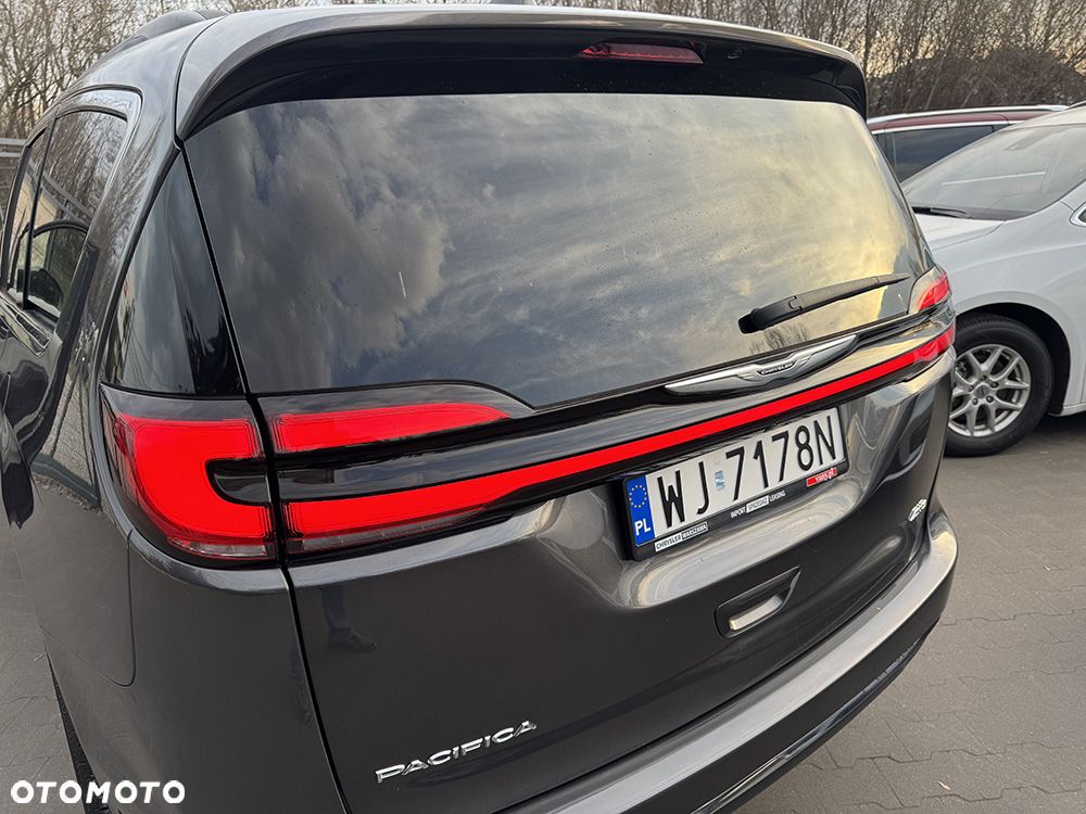 Chrysler Pacifica - 24