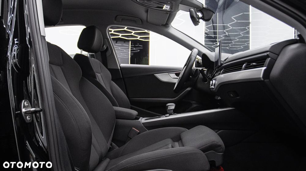 Audi A4 Limousine 35 TFSI Sport S tronic - 17