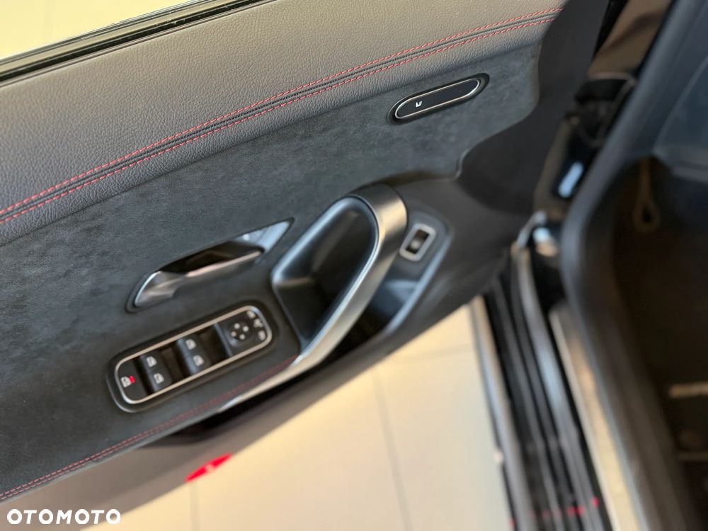 Mercedes-Benz CLA 200 AMG Line 7G-DCT - 12