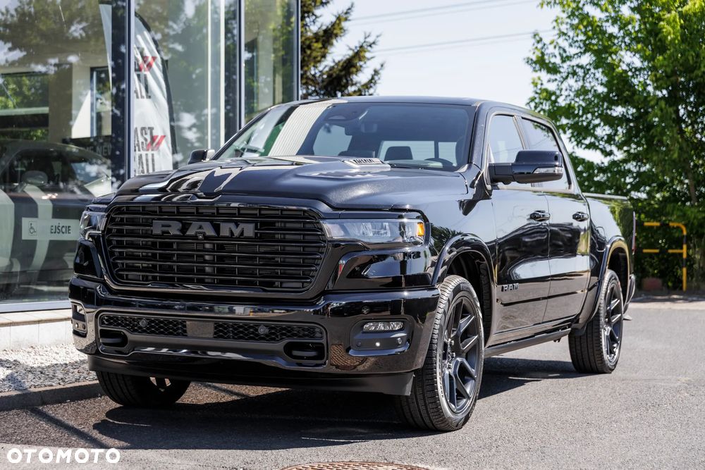 RAM 1500 Laramie Night Premium - 24