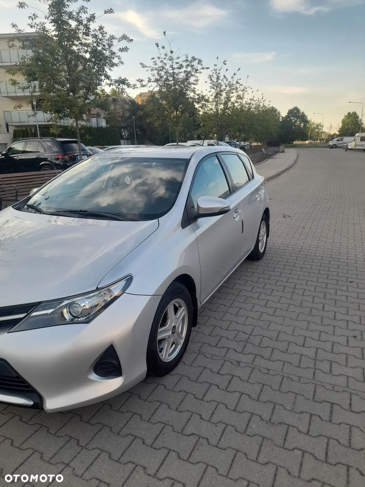 Toyota Auris - 1