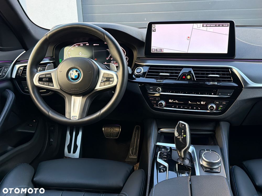 BMW Seria 5 530e xDrive sport - 13