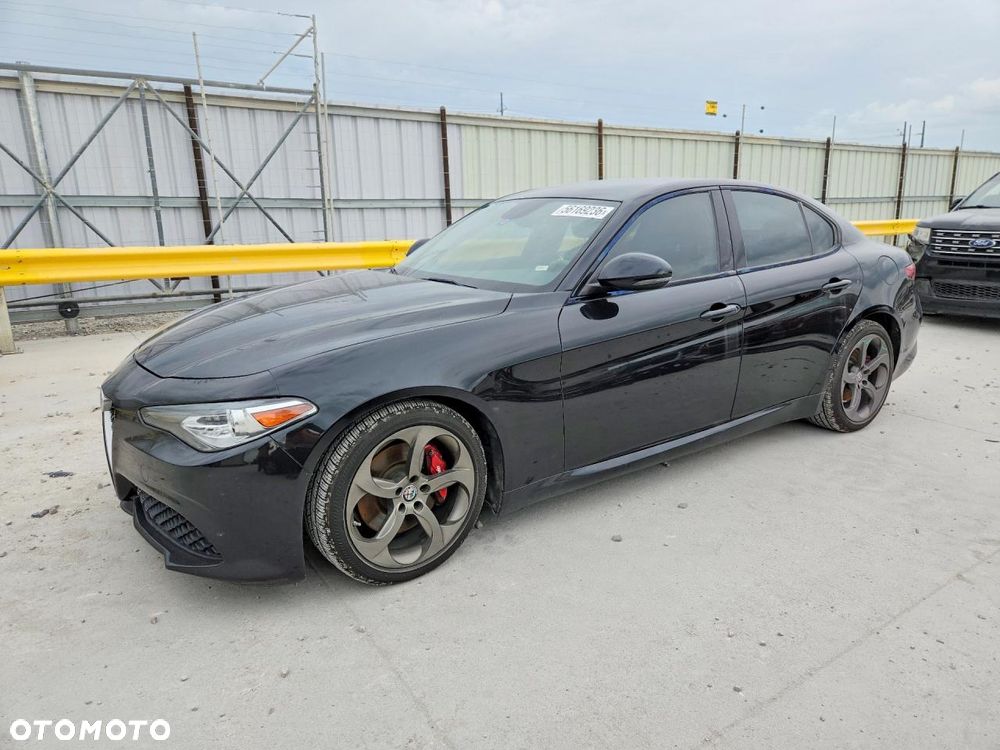 Alfa Romeo Giulia - 1