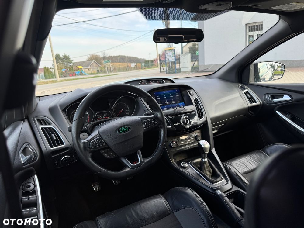 Ford Focus ST - 6
