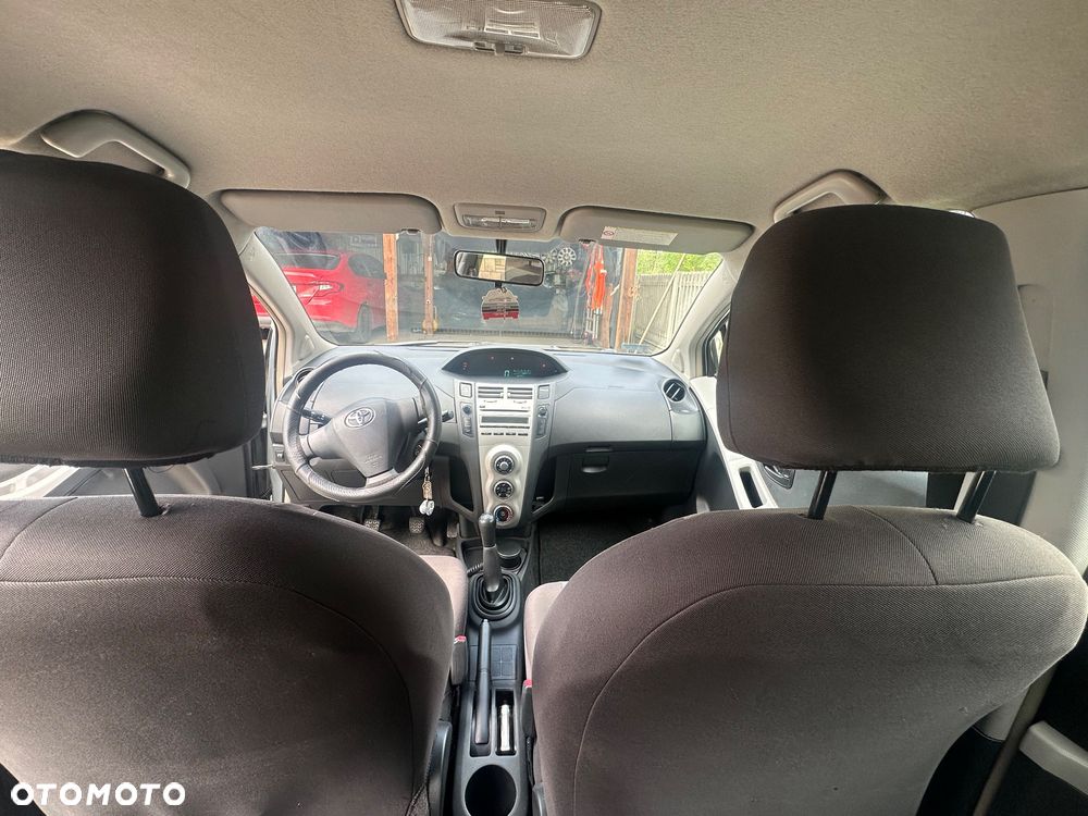 Toyota Yaris - 21