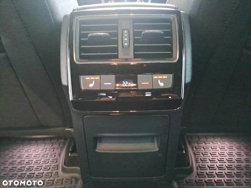 Skoda Superb 2.0 TDI SCR Style DSG - 22