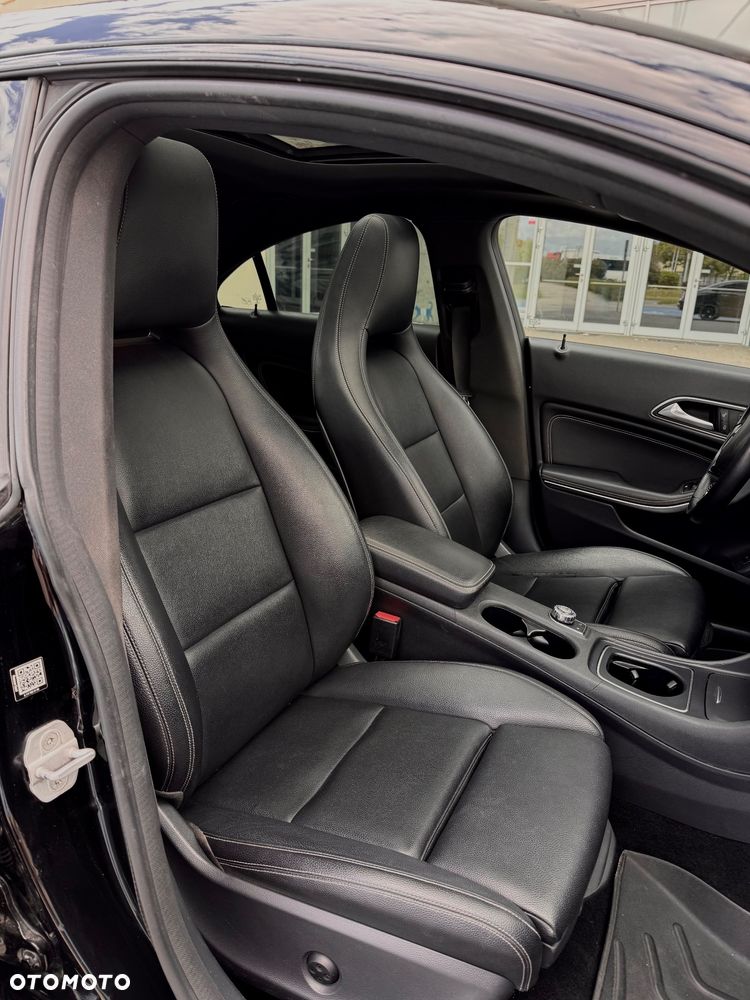 Mercedes-Benz CLA 250 4Matic 7G-DCT AMG Line - 10