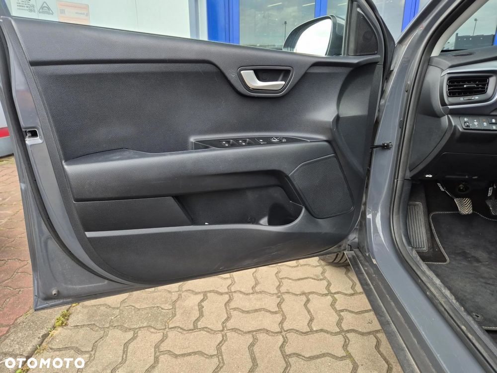 Kia Stonic 1.2 M - 11