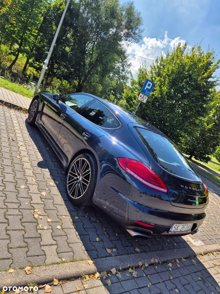 Porsche Panamera 4 Platinum Edition - 17