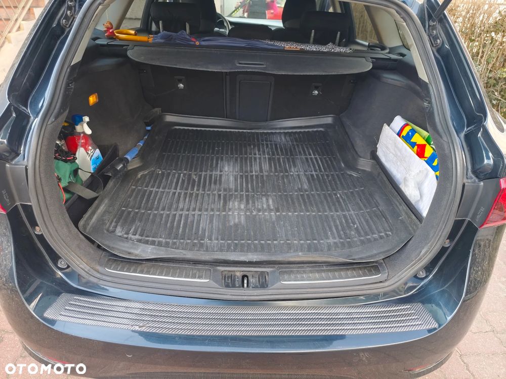Toyota Avensis 1.8 Premium MS - 9