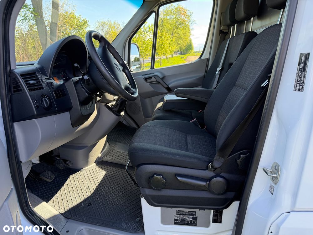 Mercedes-Benz Sprinter - 23