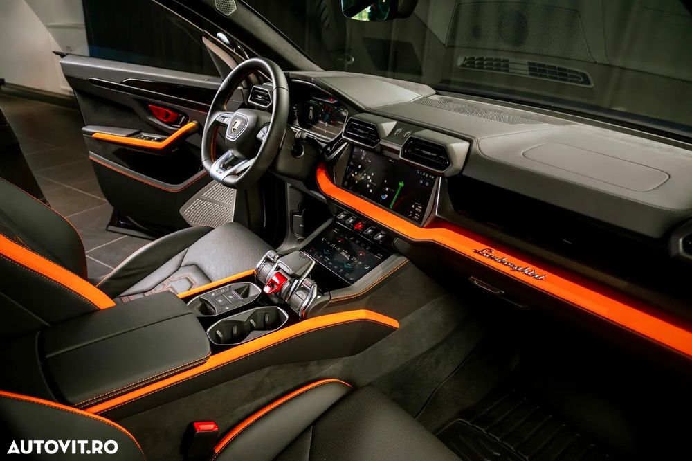 Lamborghini URUS - 13