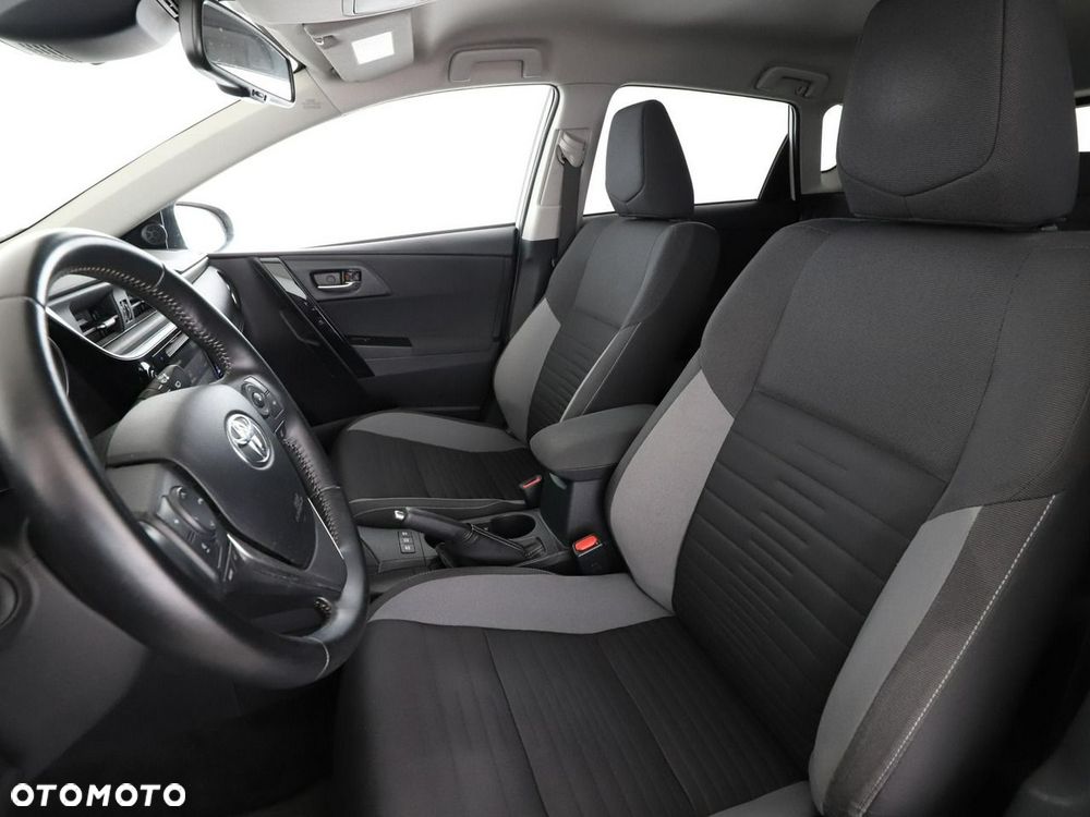 Toyota Auris Hybrid 135 Dynamic - 14