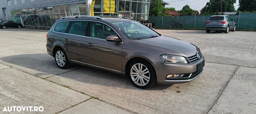 Volkswagen Passat 2.0 TDI DPF Highline - 14