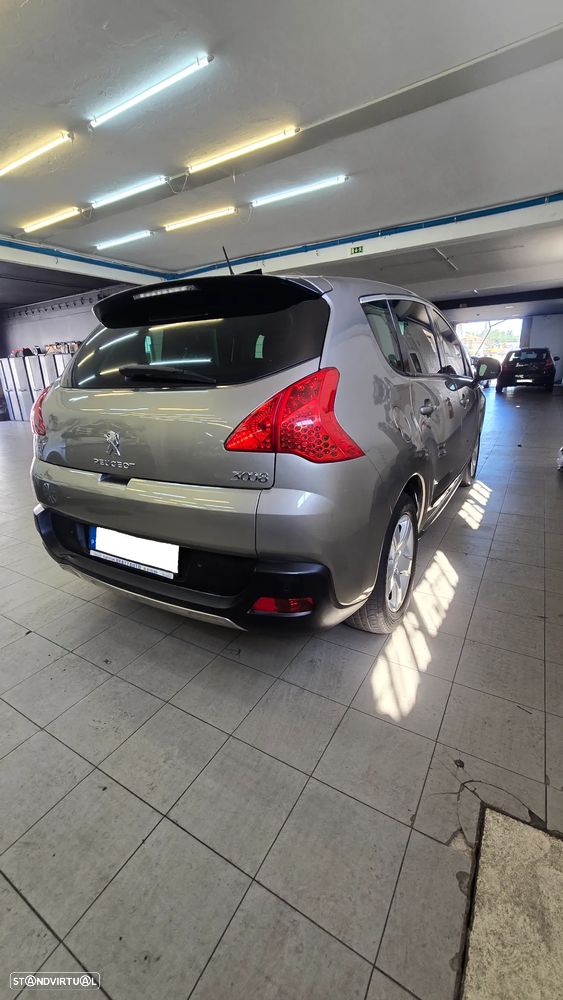 Peugeot 3008 2.0 HDi Hybrid4 - 5