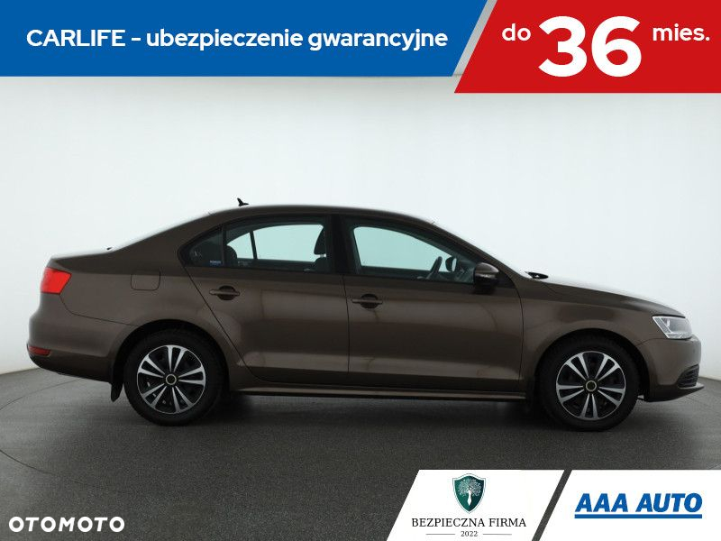 Volkswagen Jetta - 7