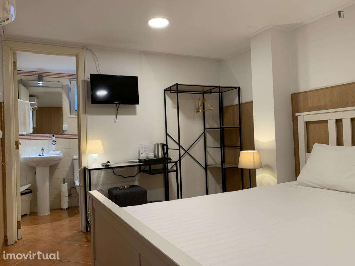 Quarto - localizado em Benfica Lisbon - Grande imagem: 4/18