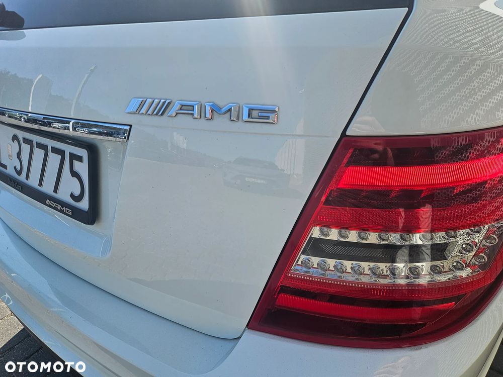 Mercedes-Benz Klasa C 250 CDI DPF 4Matic 7G-TRONIC BlueEFFICIENCY - 34