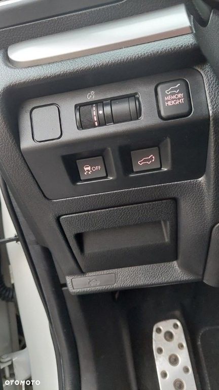 Subaru Forester 2.0 XT Platinum Lineartronic - 24