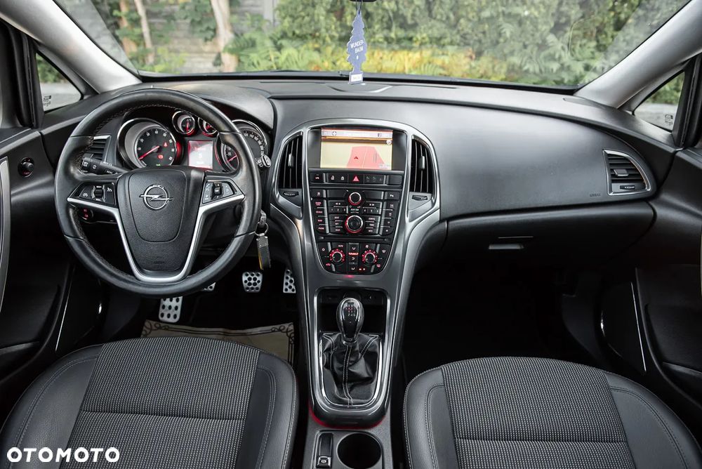 Opel Astra 1.4 Turbo Cosmo - 24