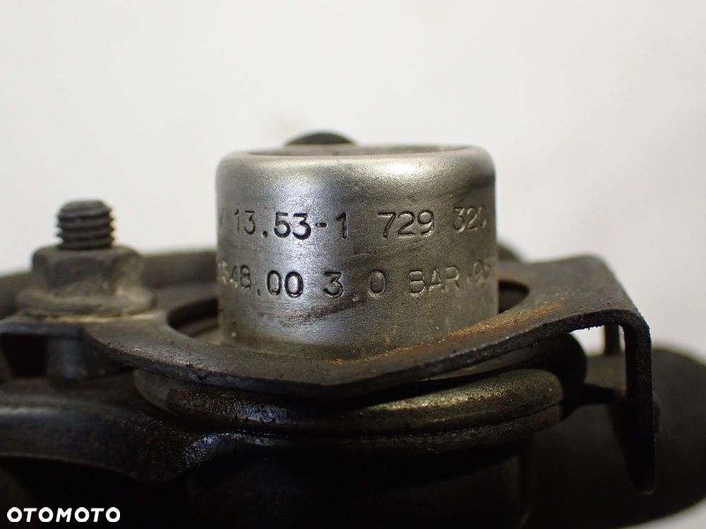 LISTWA WTRYSKOWA BMW E36 1.6 1729320   1731357 - 6