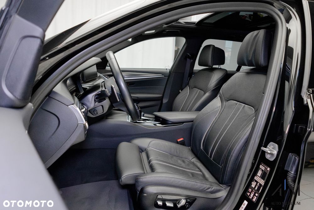 BMW Seria 5 540i xDrive - 18