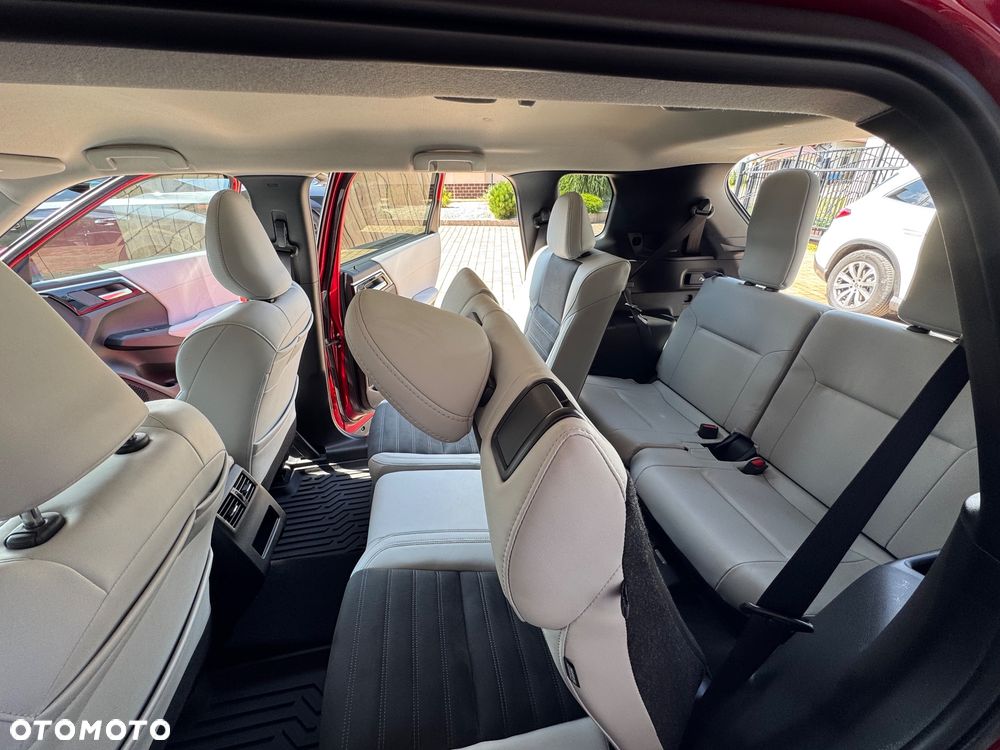 Mitsubishi Outlander - 12