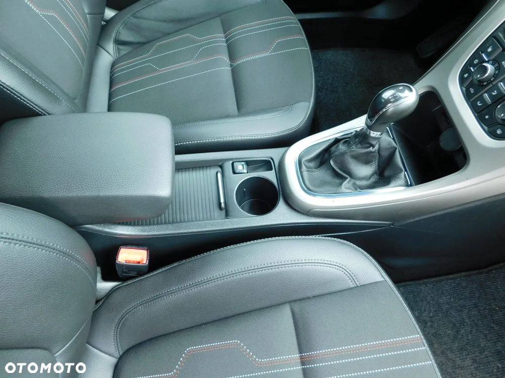 Opel Astra 1.4 Turbo Innovation - 24