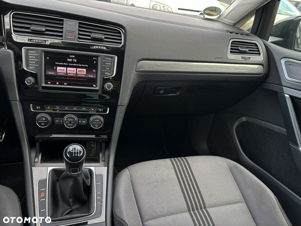 Volkswagen Golf 1.4 TSI BMT Highline - 25