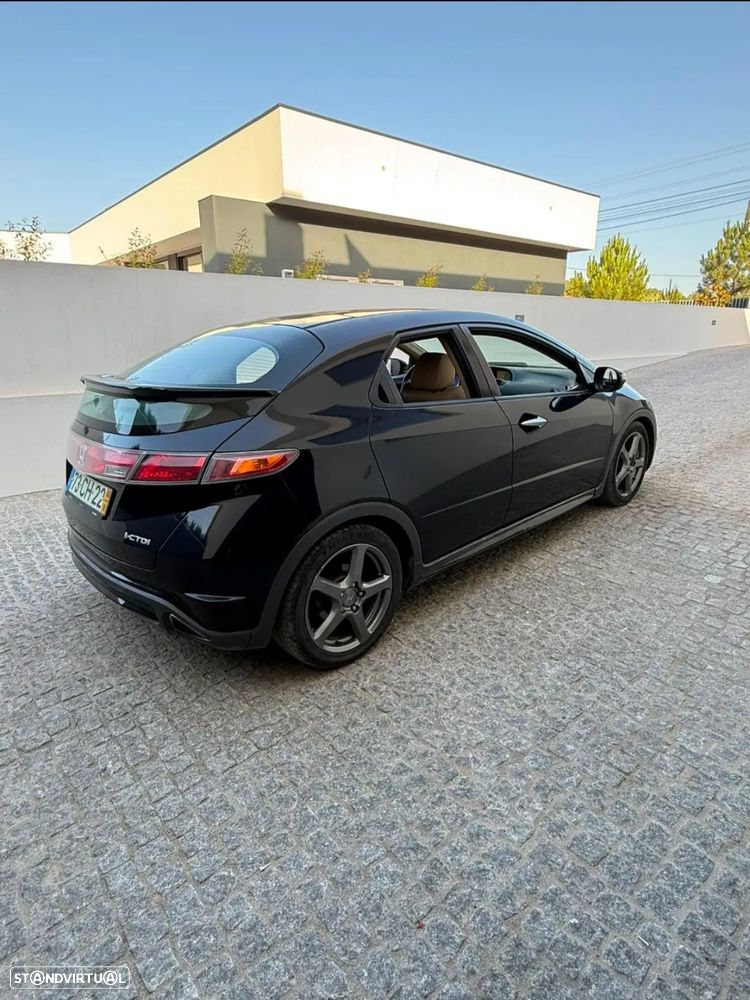 Honda Civic 2.2 i-CTDi Executive NAVI - 11