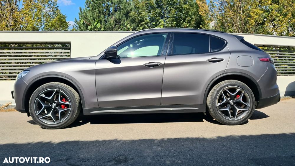 Alfa Romeo Stelvio 2.0 Turbo 16V AT8-Q4 Sprint - 3