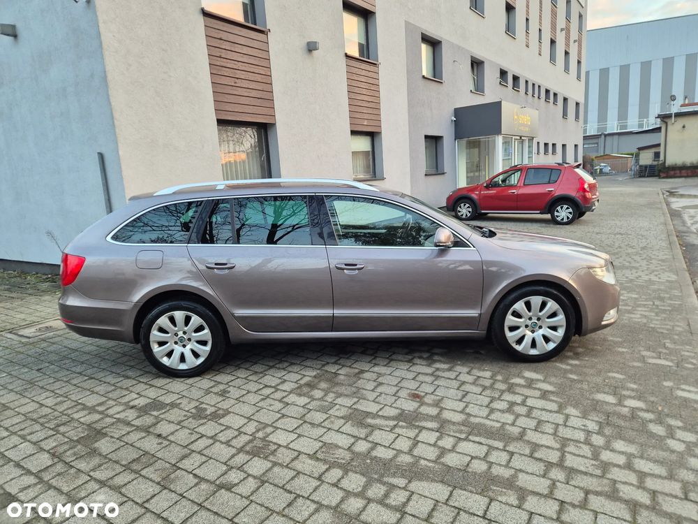 Skoda Superb 2.0 TDI 4x4 DSG FAMILY - 6