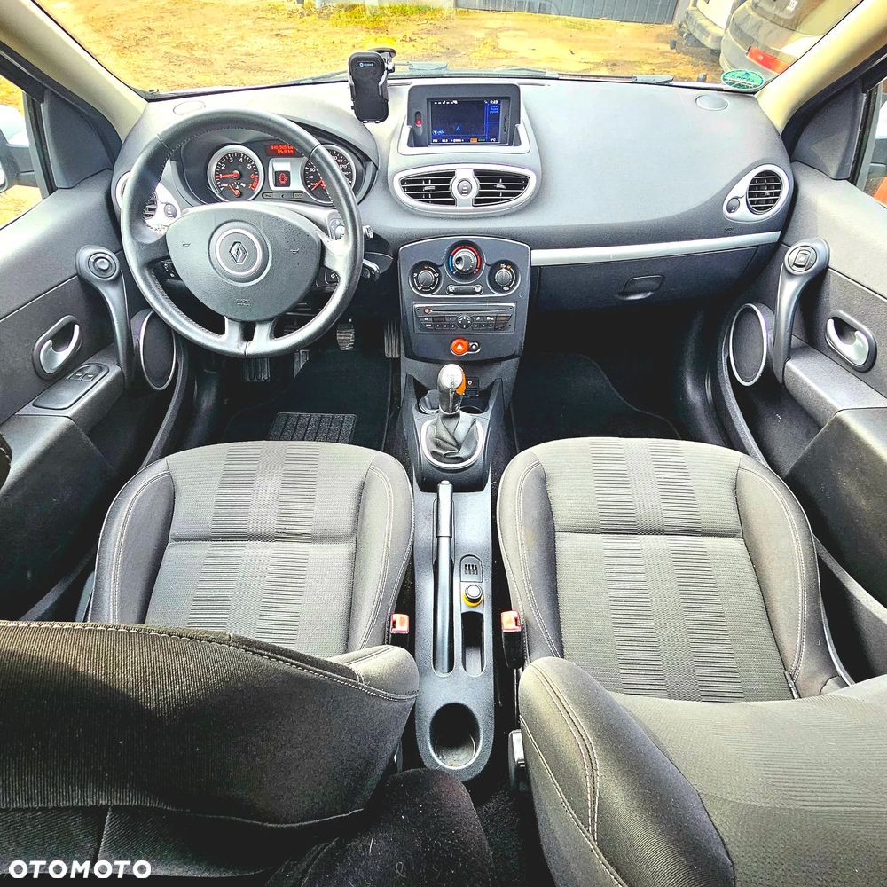 Renault Clio 1.2 16V 75 Expression - 7