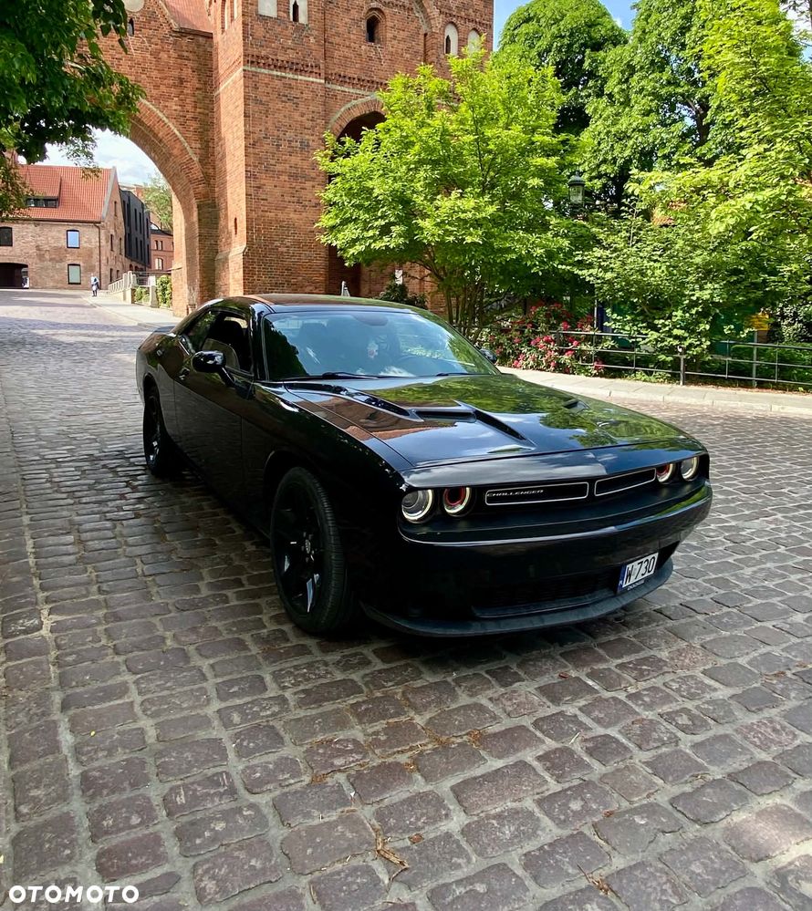 Dodge Challenger - 2