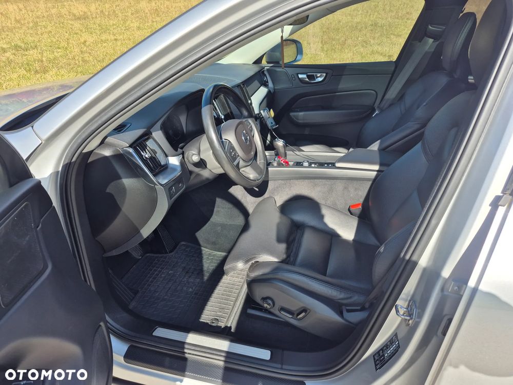 Volvo XC 60 D4 SCR Momentum - 23