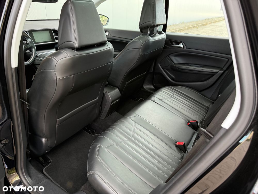 Peugeot 308 1.2 PureTech Allure S&S - 26