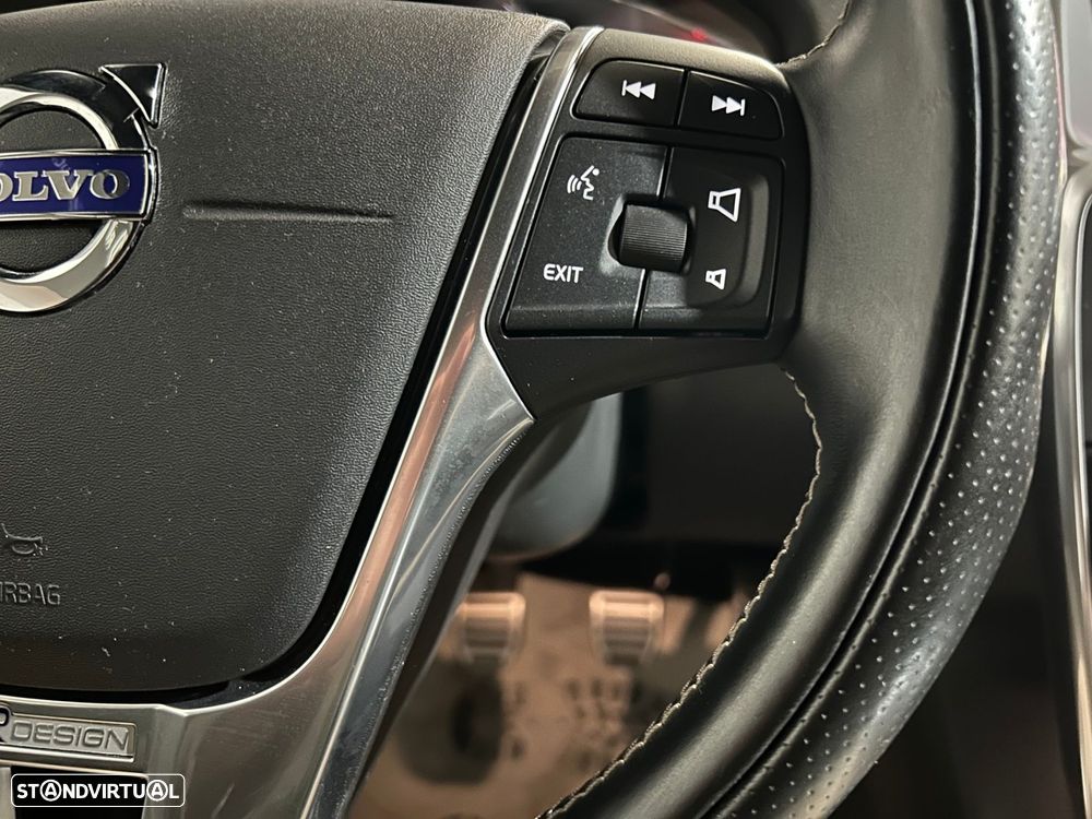 Volvo V60 2.0 D3 R-Design - 36