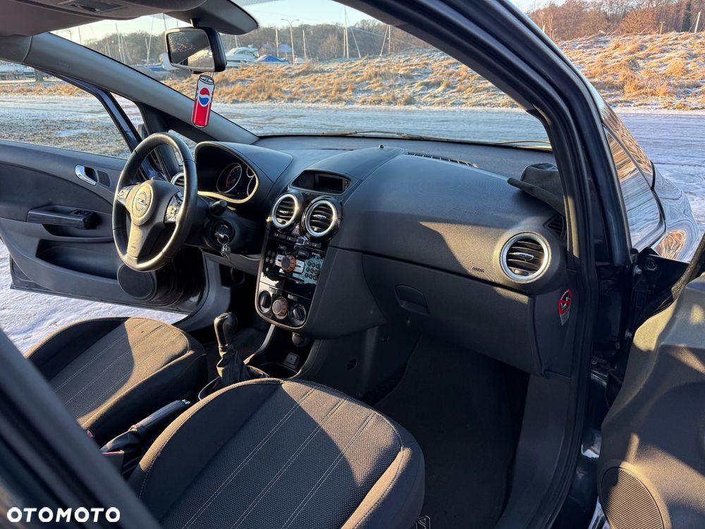 Opel Corsa 1.4 16V Color Edition - 12