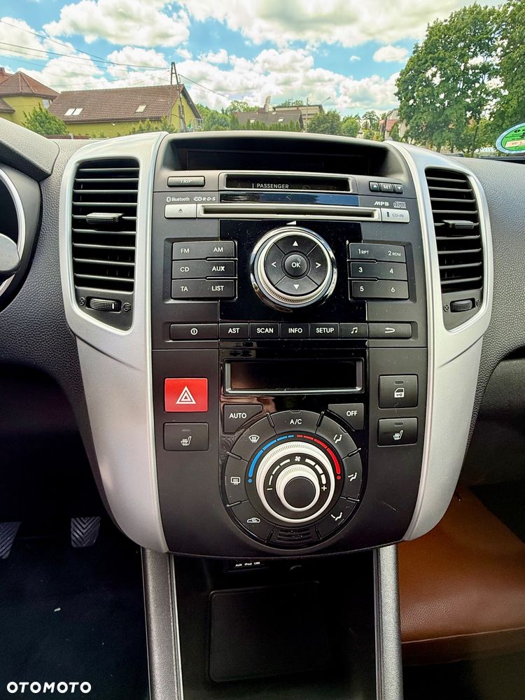 Kia Venga 1.4 CVVT Vision - 32