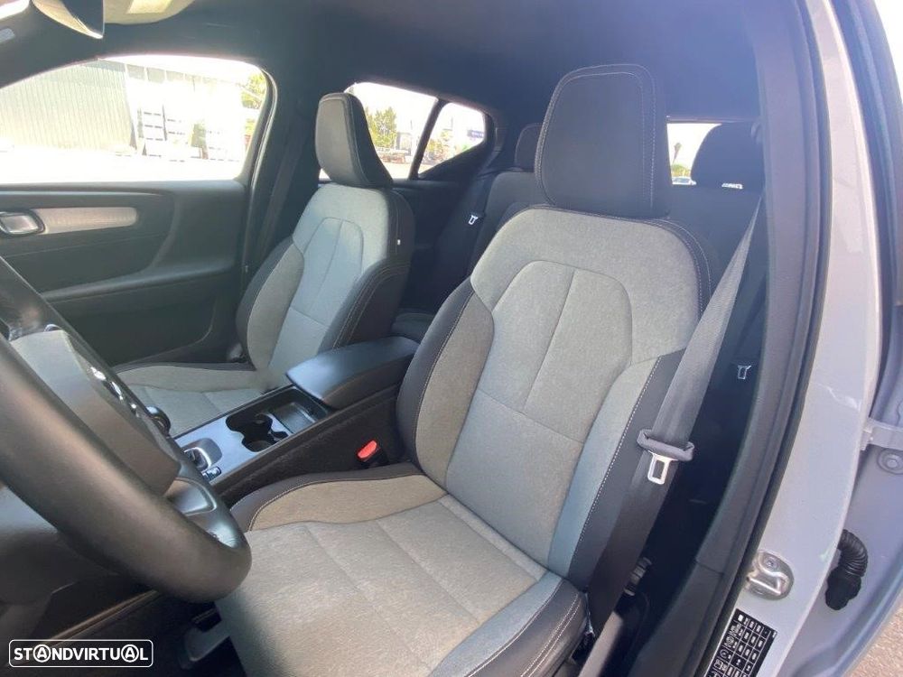 Volvo XC 40 1.5 T2 Momentum Plus - 12