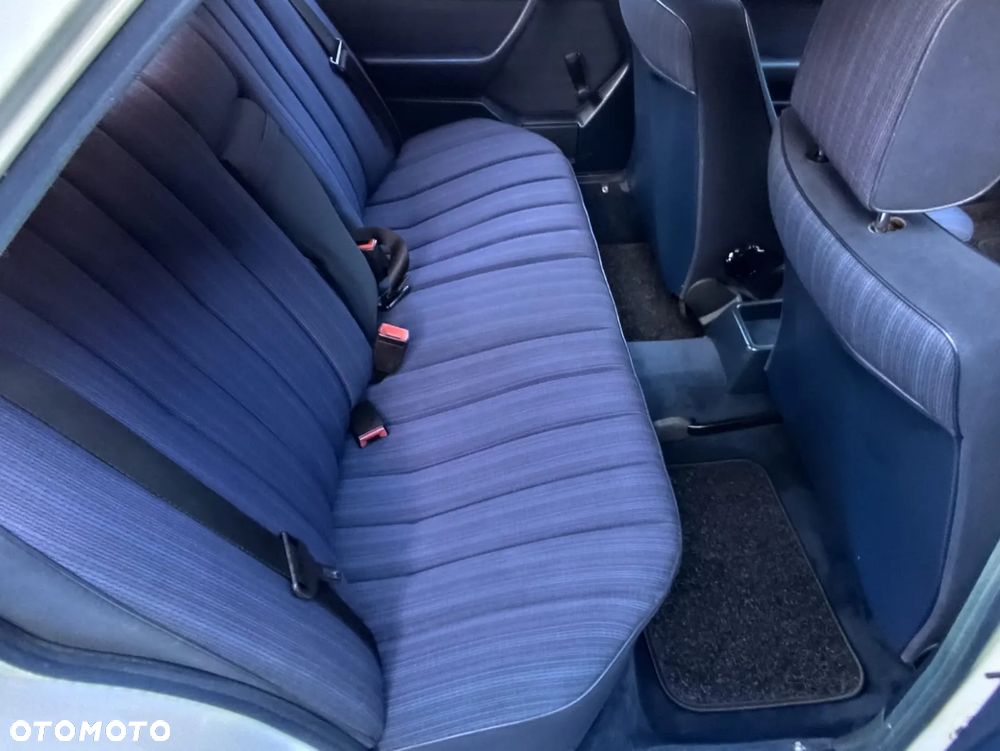 Mercedes-Benz W124 (1984-1993) - 11