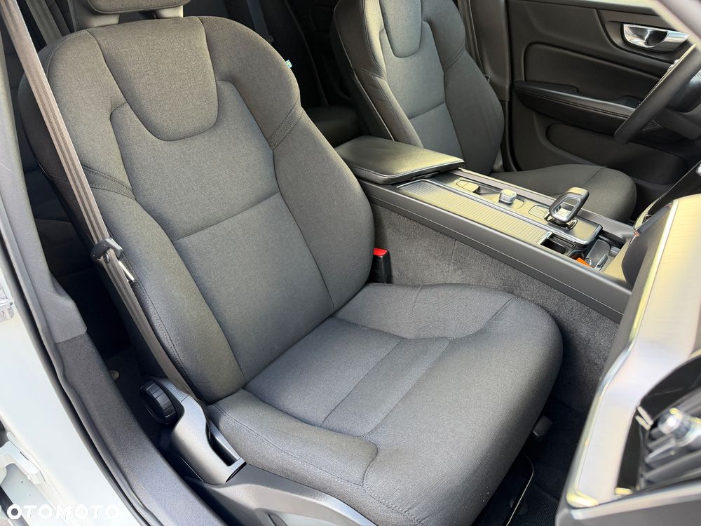 Volvo V60 B3 B DKG Momentum - 14