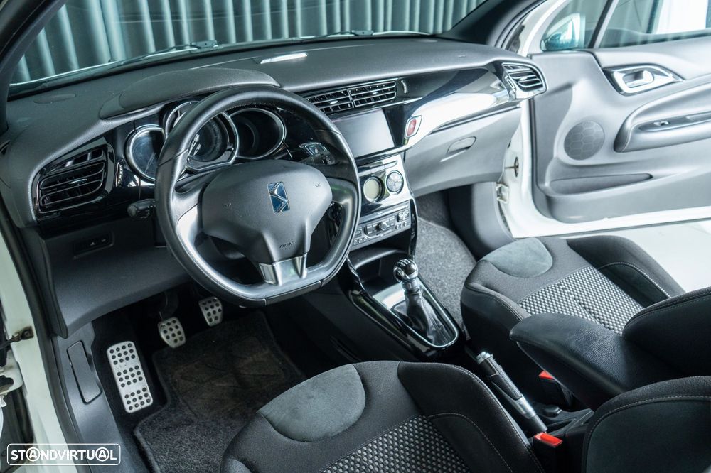 Citroën DS3 1.6 e-HDi So Chic - 13